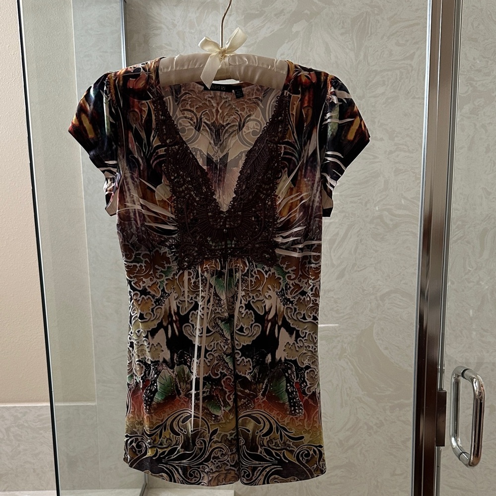 Apt. 9 Black and Brown V-Neck Blouse